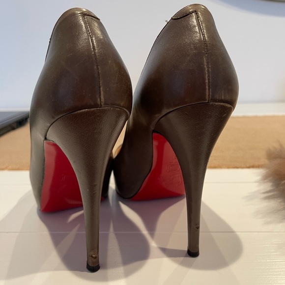 Christian Louboutin mini peep toe platform Taupe heels - Picture 4 of 5